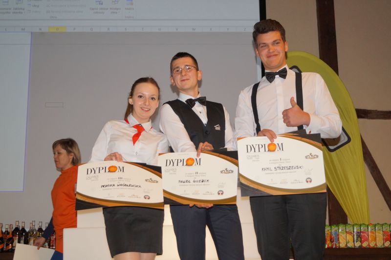 Read more about the article Kolejny sukces Moniki <br> w konkursie barmańskim