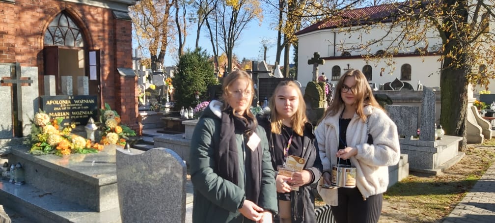 You are currently viewing Kwesta dla ratowania starych grobów na Cmentarzu Parafialnym w Kutnie