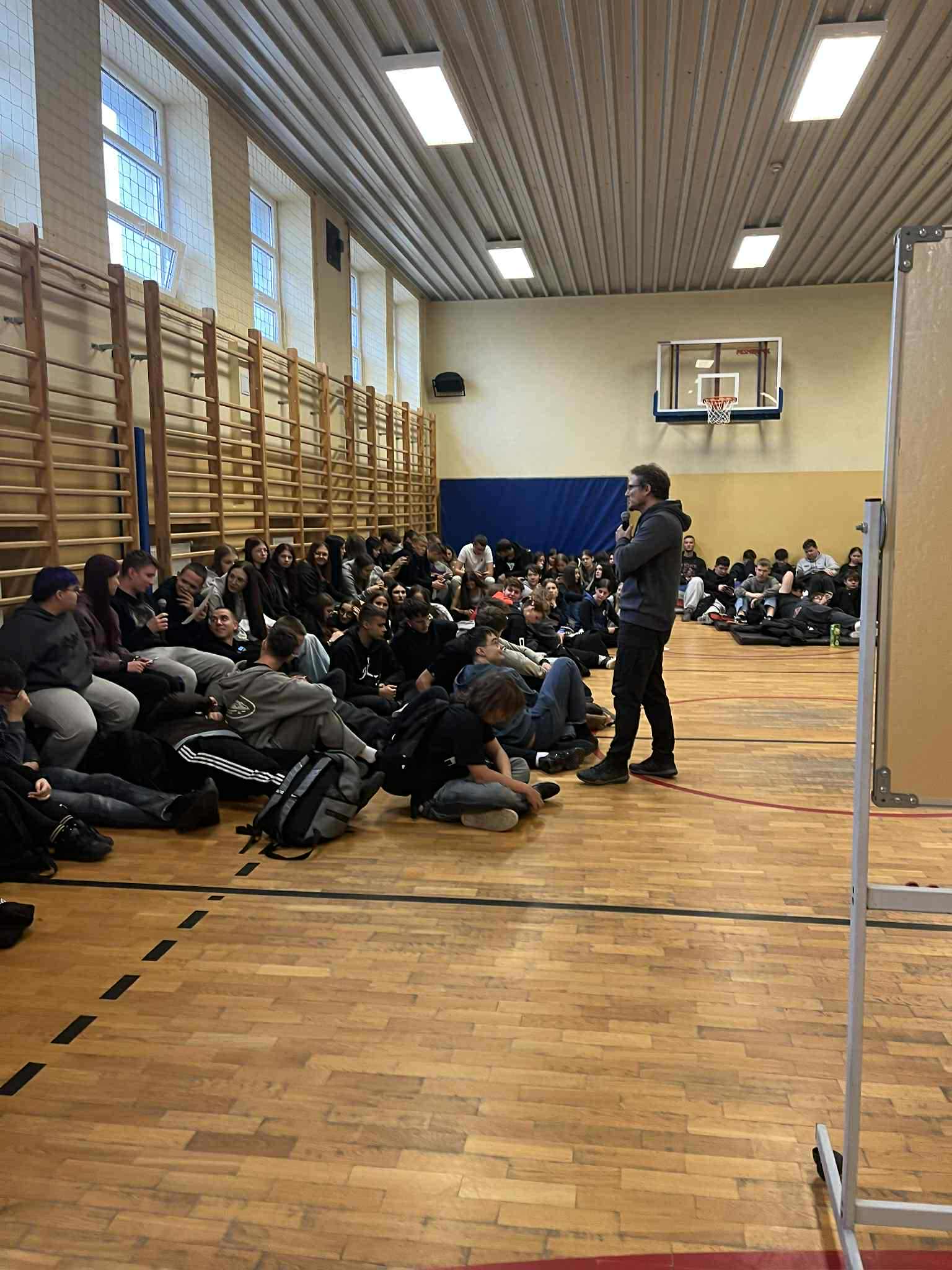 4337d03d-8cc7-498a-bc6e-2d88aad64058 (1)