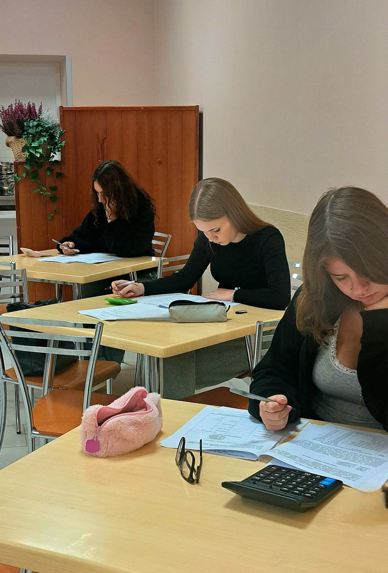 571050753_1270087158257496_863338149527755479_n