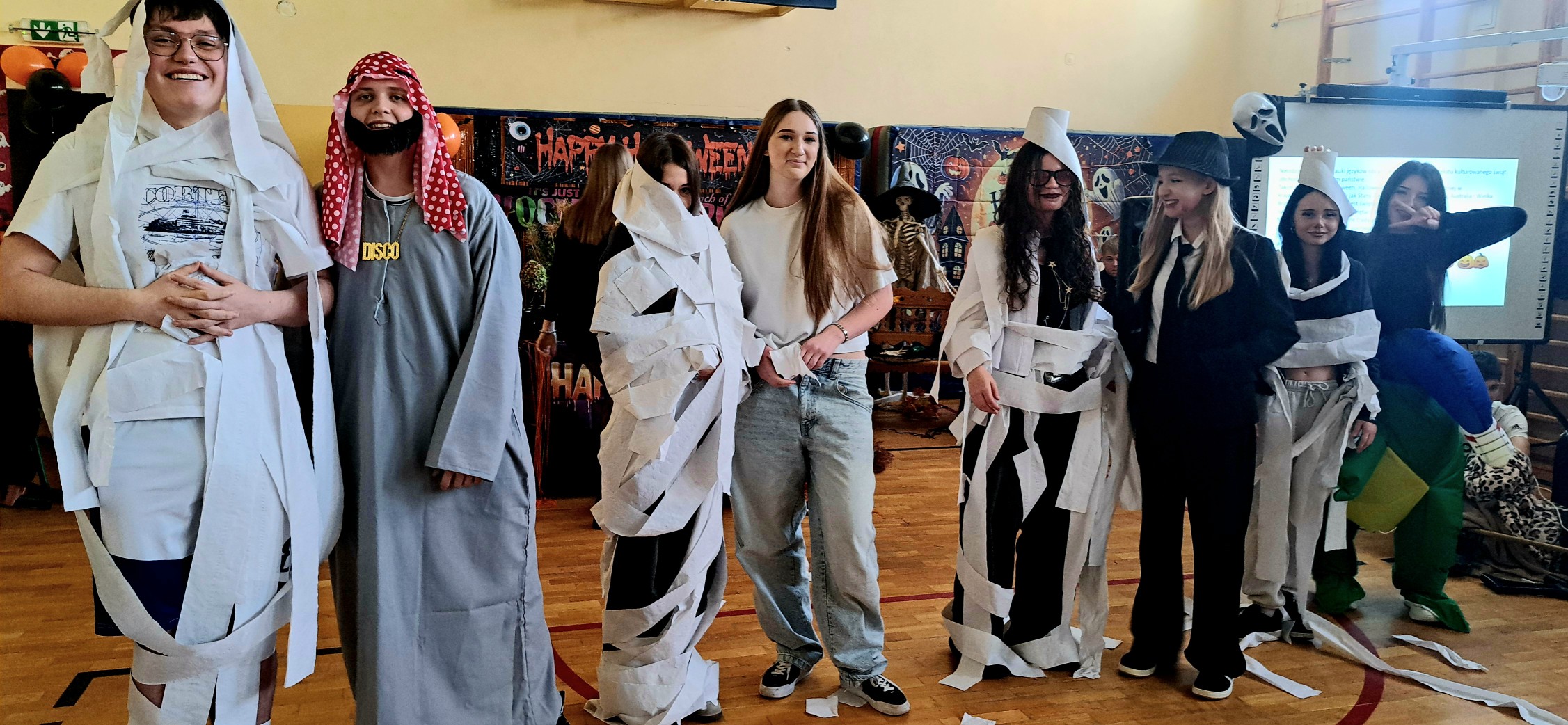 572297503_1275033784429500_5686861812868661093_n