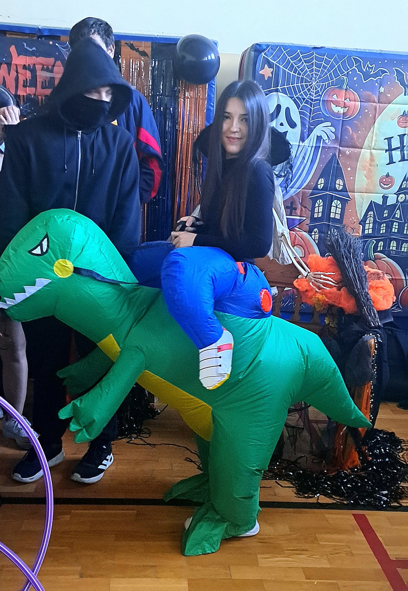 573879802_1275036397762572_1542599243795766621_n