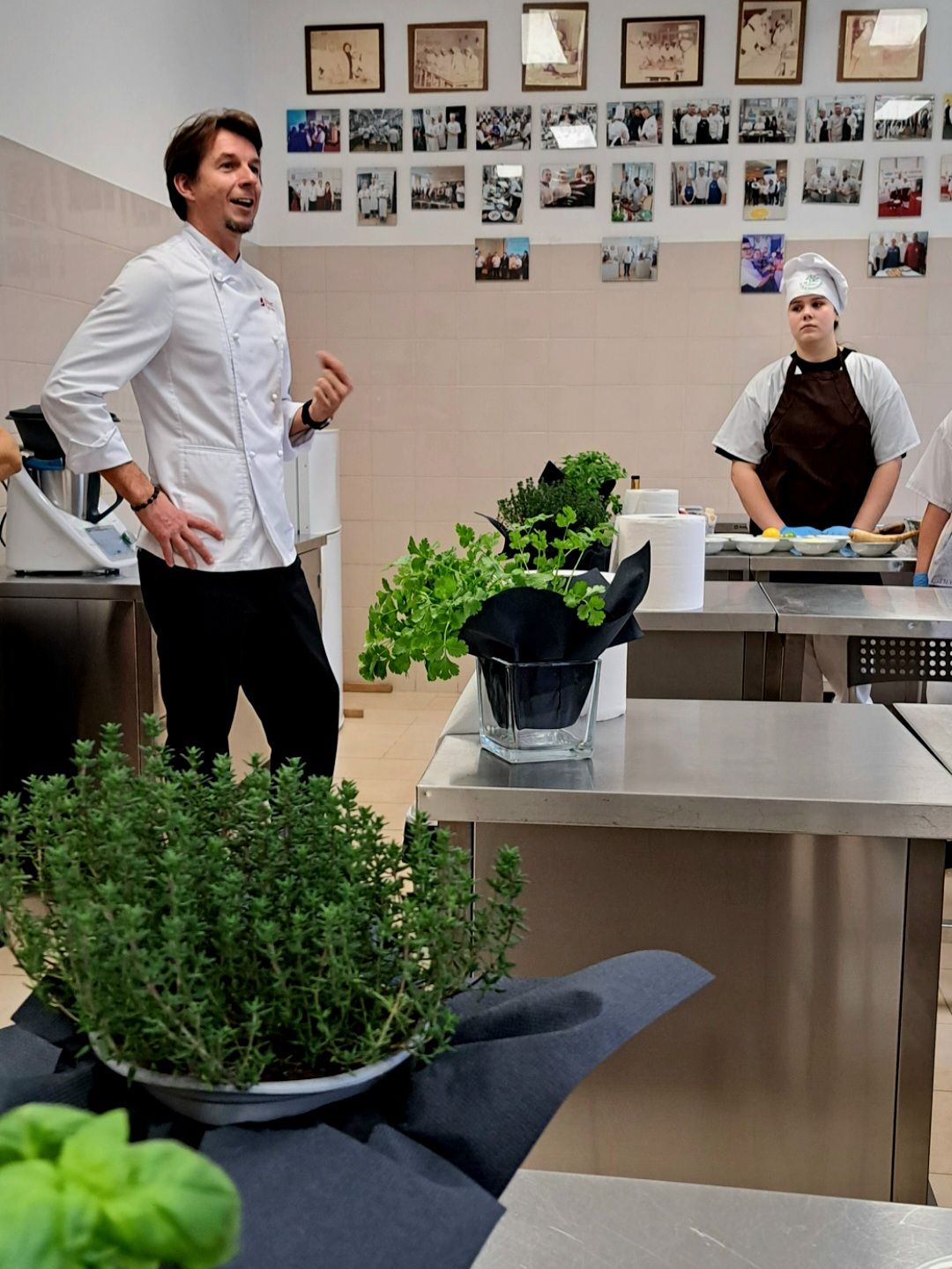 585890331_1291795899419955_130684793286253481_n