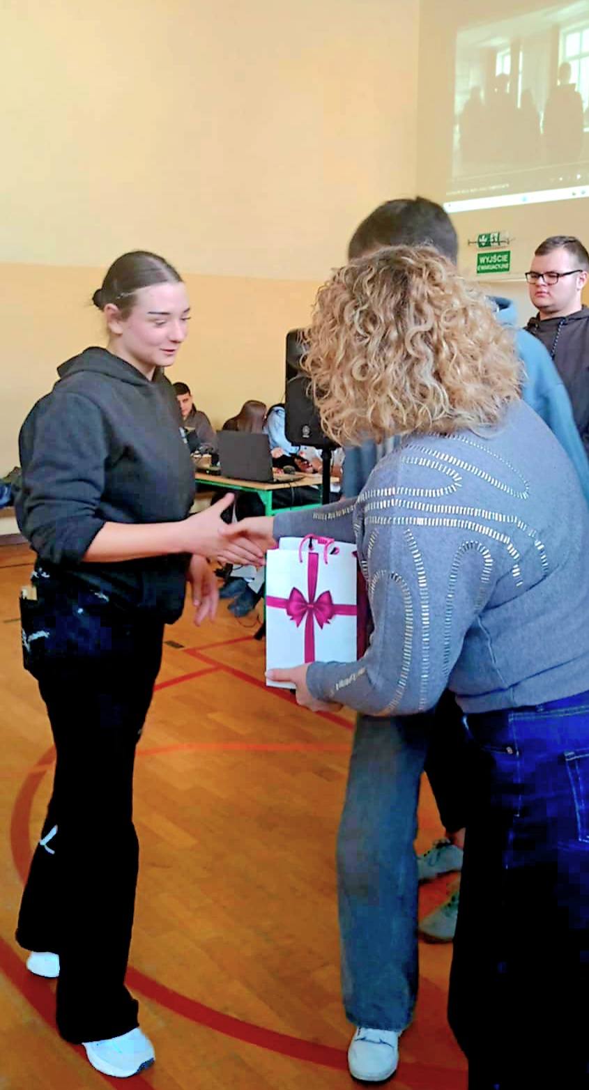 585906669_1291287076137504_271376029467231780_n