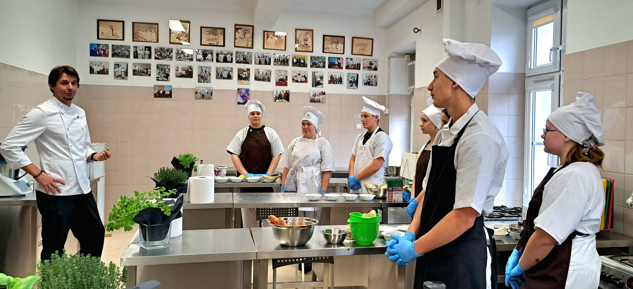 588451274_1293668795899332_6211514836261694227_n