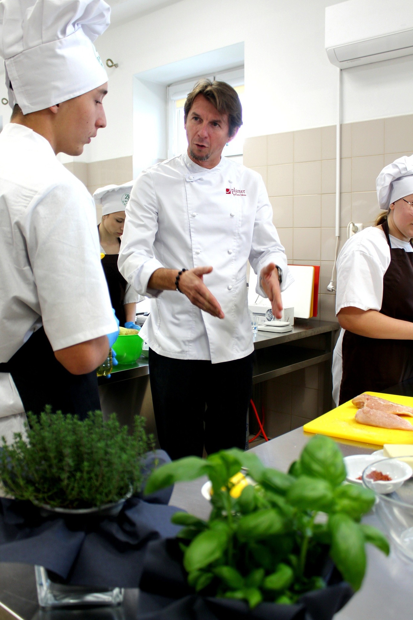 588720378_1293673932565485_3875426020664430661_n