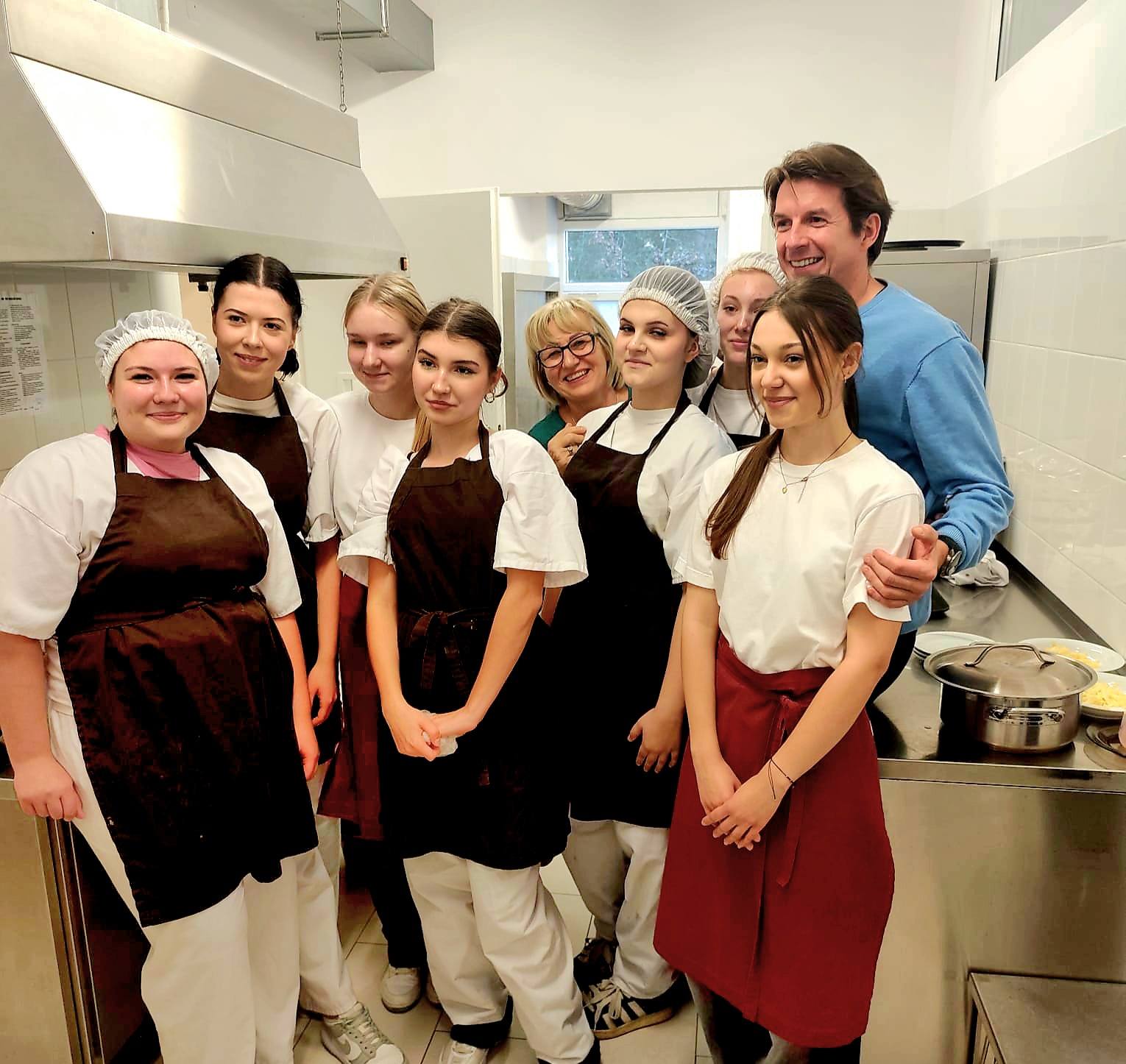 589085415_1293669325899279_156750005654368239_n