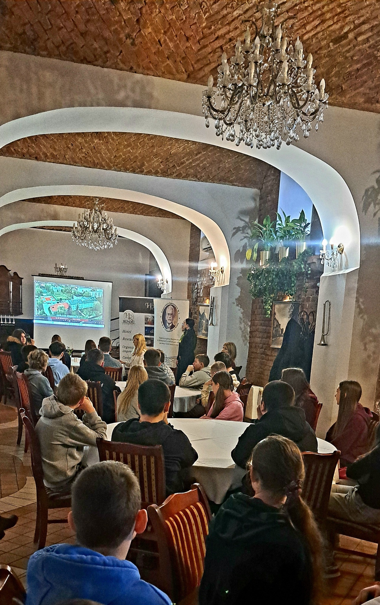 594067980_1300765575189654_5189478176183892283_n