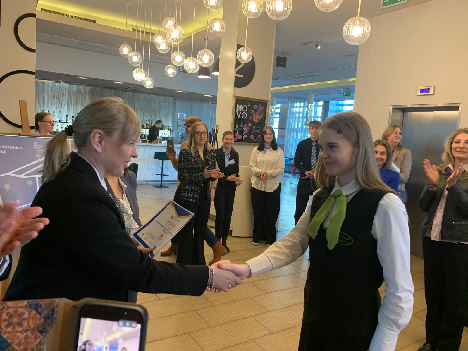 649218553_1373724034560474_2313075464066938115_n