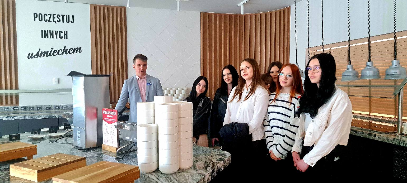 651384116_1378557914077086_2576387617854613753_n