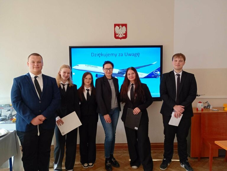 Read more about the article Europejskie Porty Lotnicze… – finał międzyszkolnej innowacji w&nbsp;Łodzi