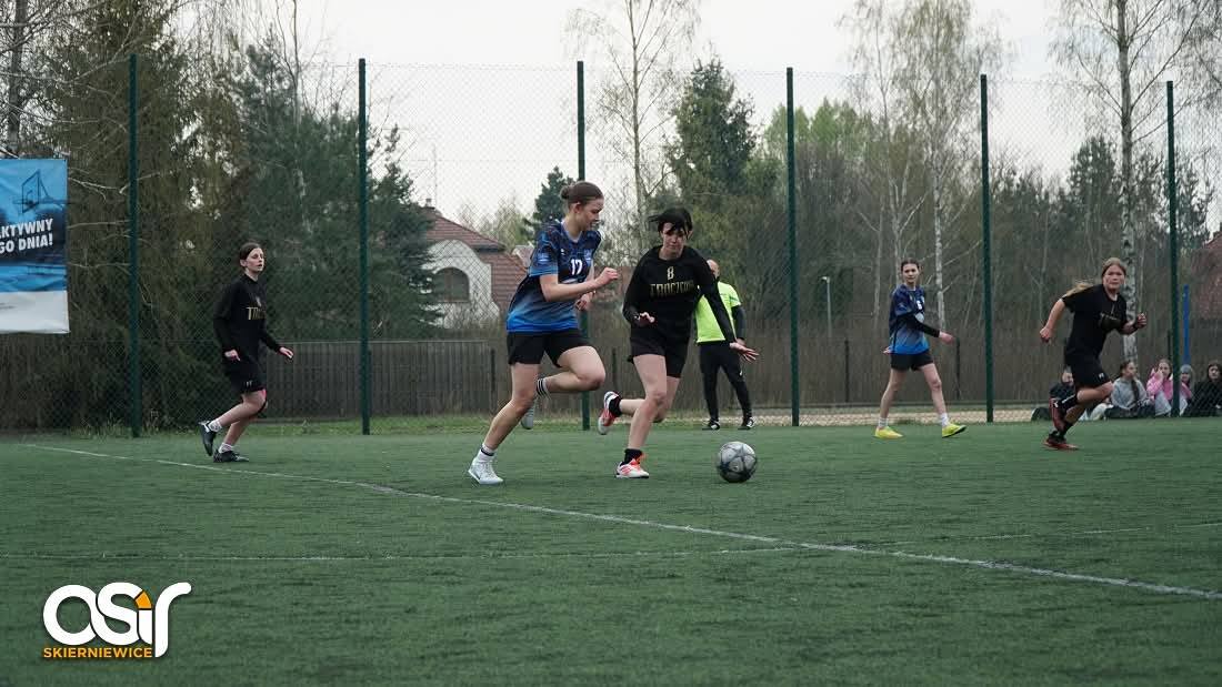 671865109_1403306411602236_4726656064083791599_n