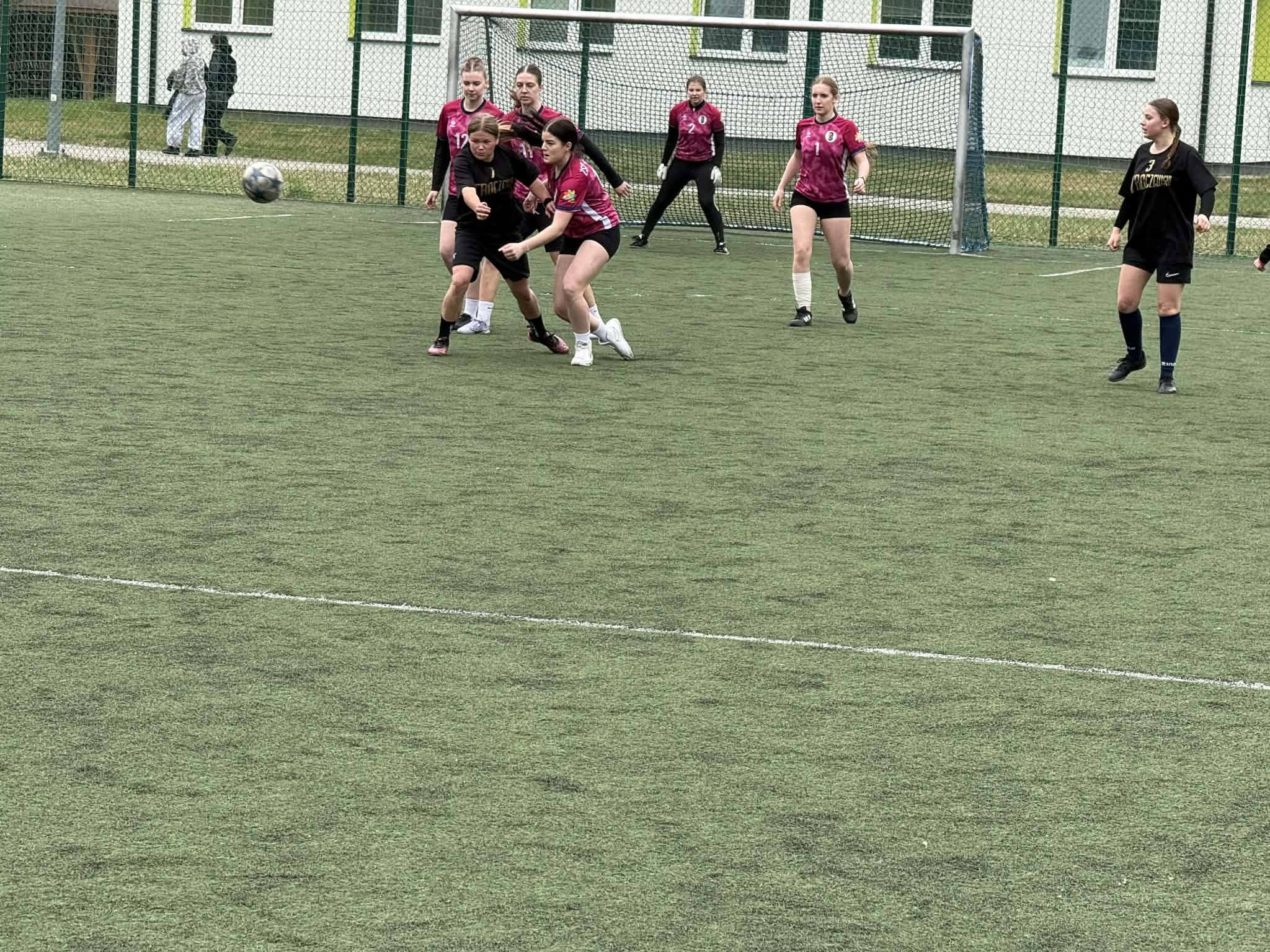 672677396_1403306824935528_2686703905556759168_n