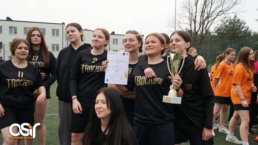 672679742_1403306224935588_5402494946996223745_n