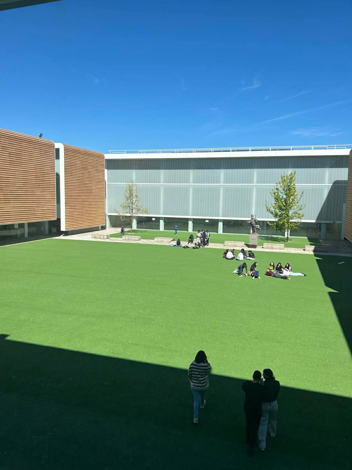 672683385_1403922054874005_3174546333023109974_n