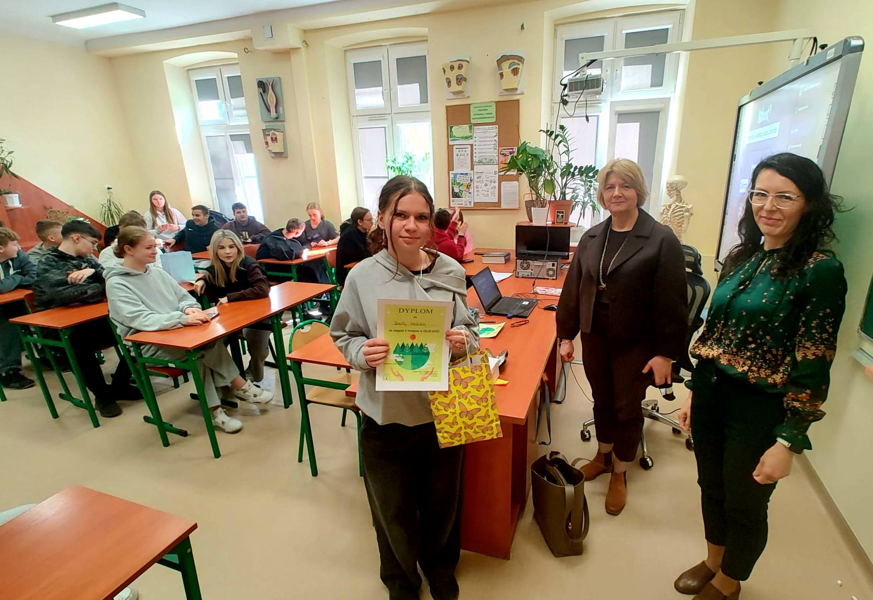 674433785_1408090097790534_8627156343039647312_n