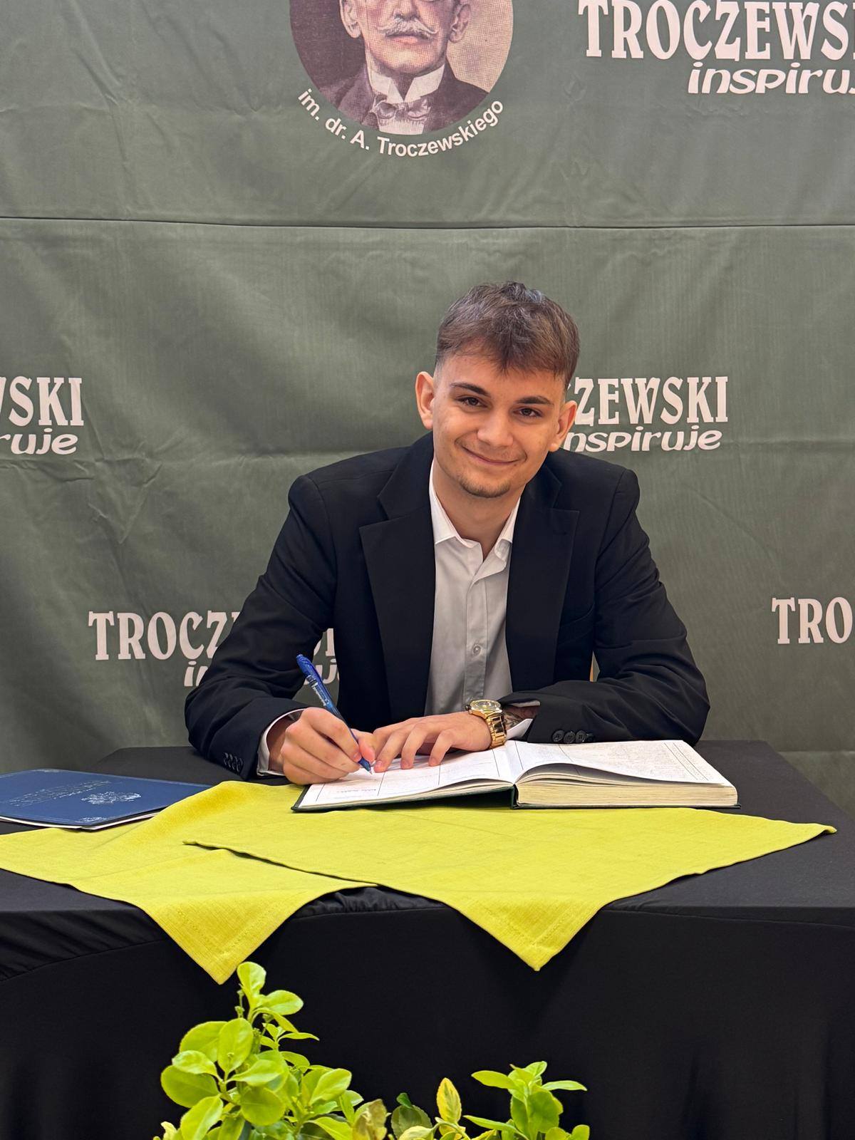 678324372_1410508007548743_1824981024815609216_n