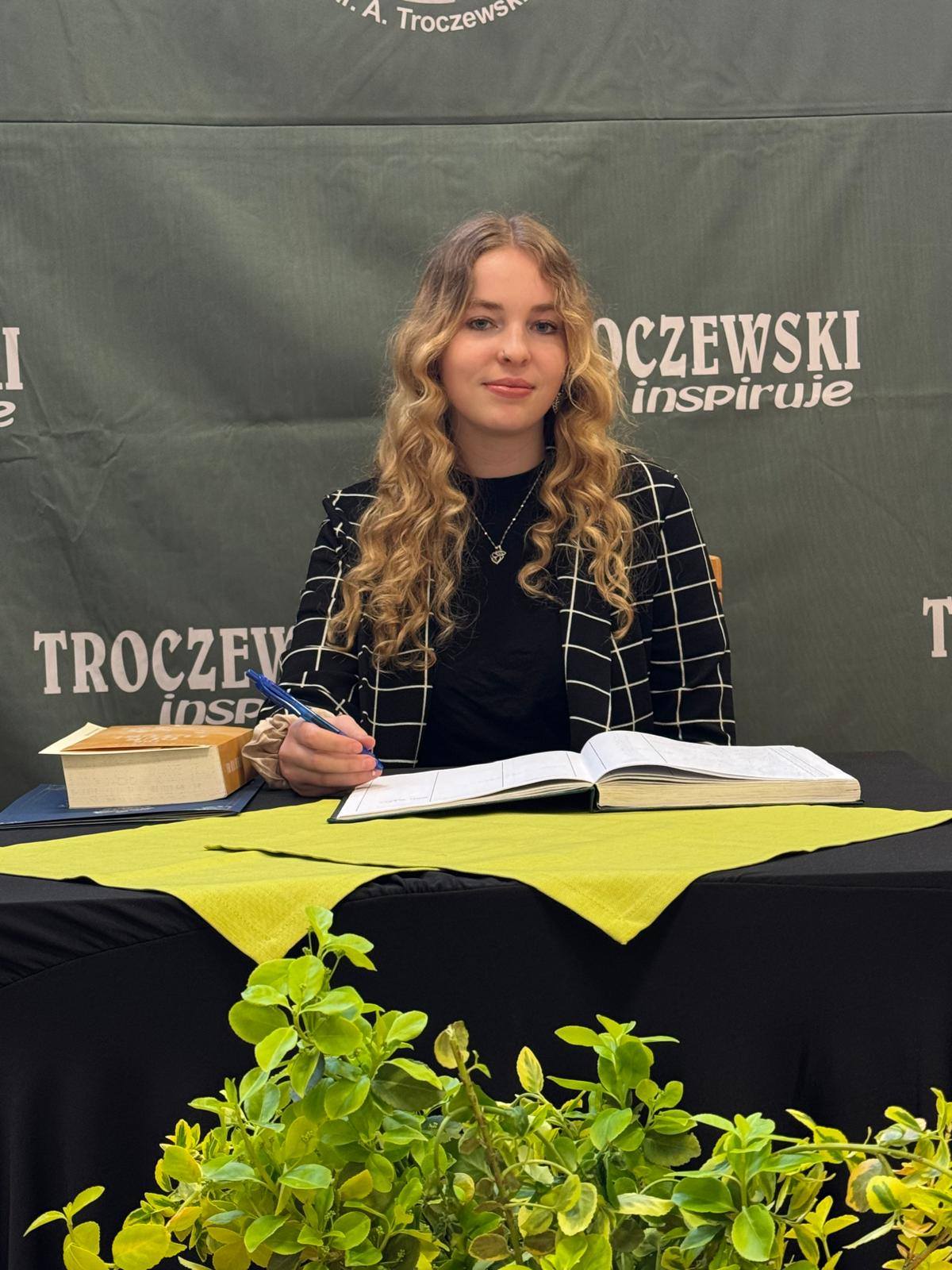 680413722_1410506907548853_3884113125249650534_n